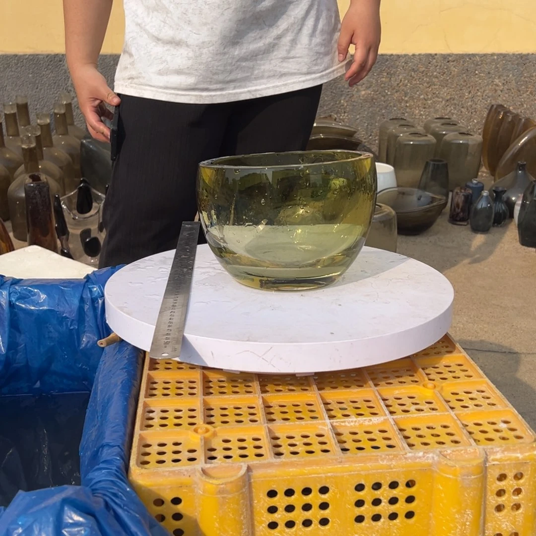 绿色厚壁渐变琉璃花器摆件磕伤高15