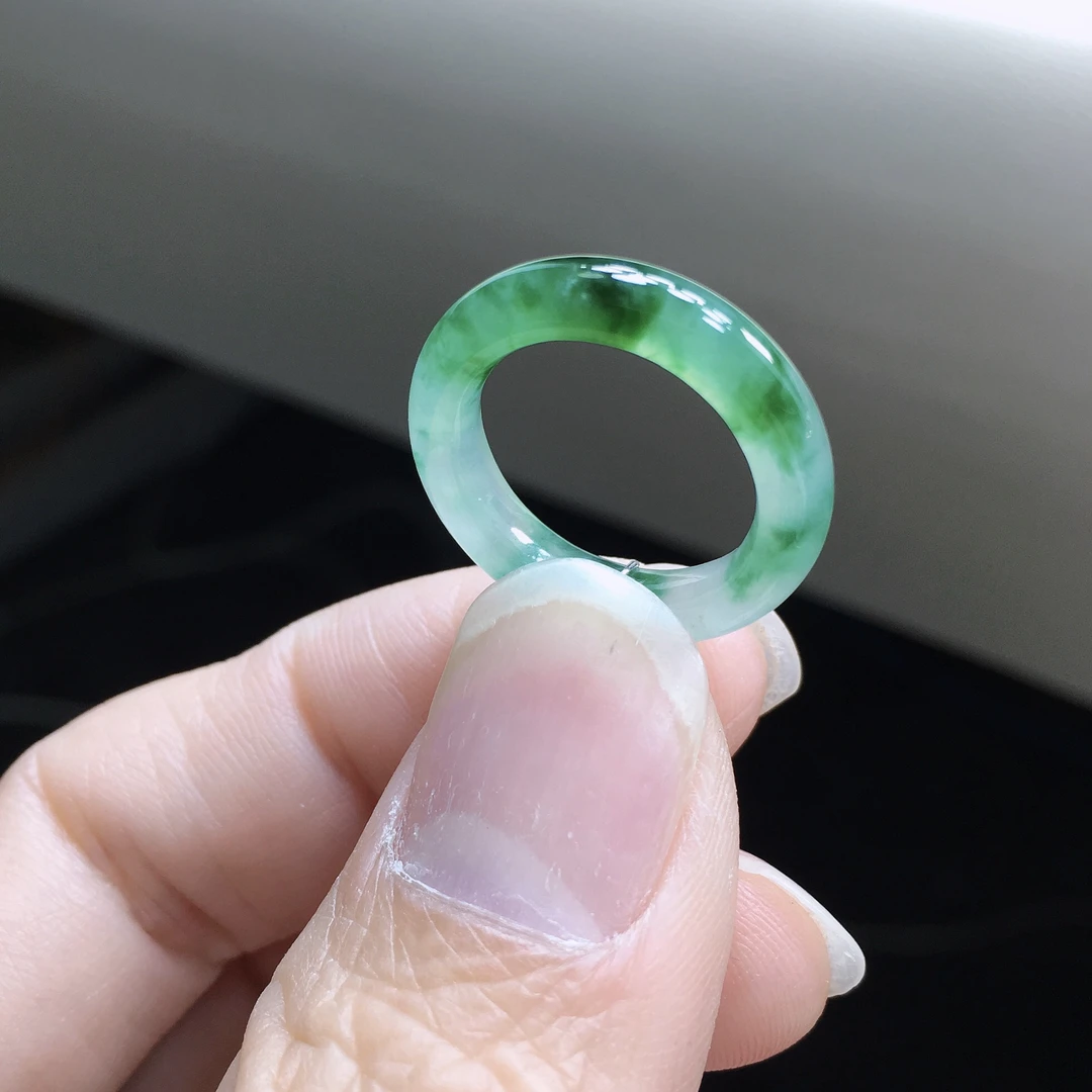 9-10号圈 天然A货缅甸翡翠 冰润飘绿花戒指 尺寸15.1×4.1×3.6mm