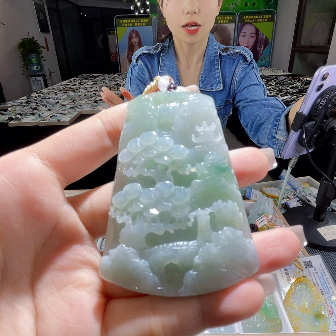 颈饰未镶嵌翡翠一个