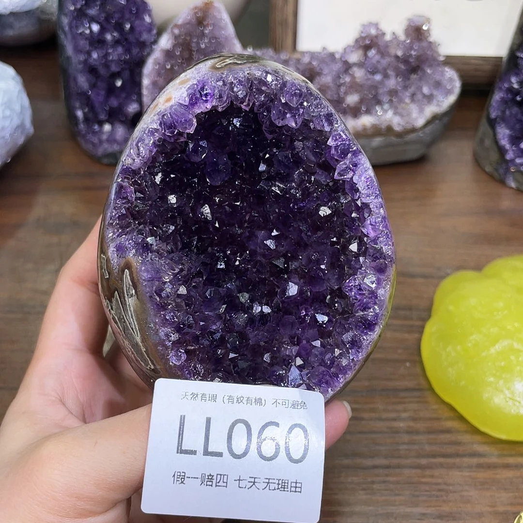 未镶嵌水晶大型摆件（非配饰）