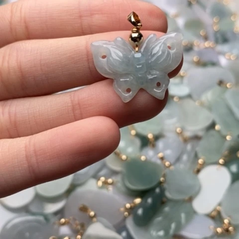 翡翠未镶嵌颈饰翡翠