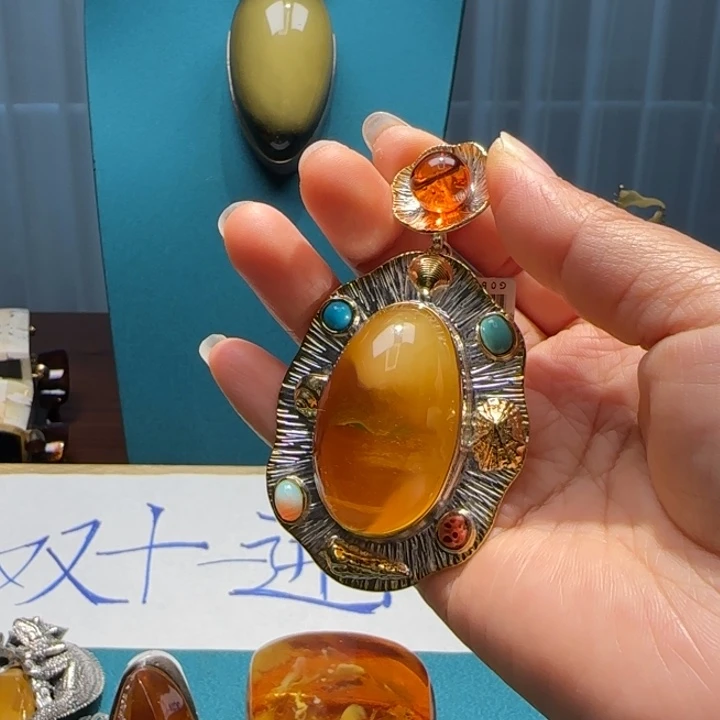 琥珀未镶嵌颈饰波兰设计款琥珀蜜蜡