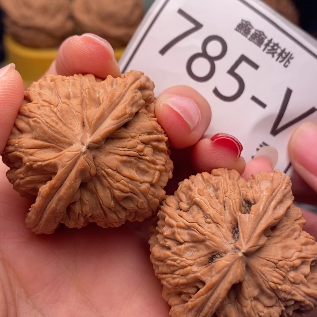 把件桃核白狮子44……