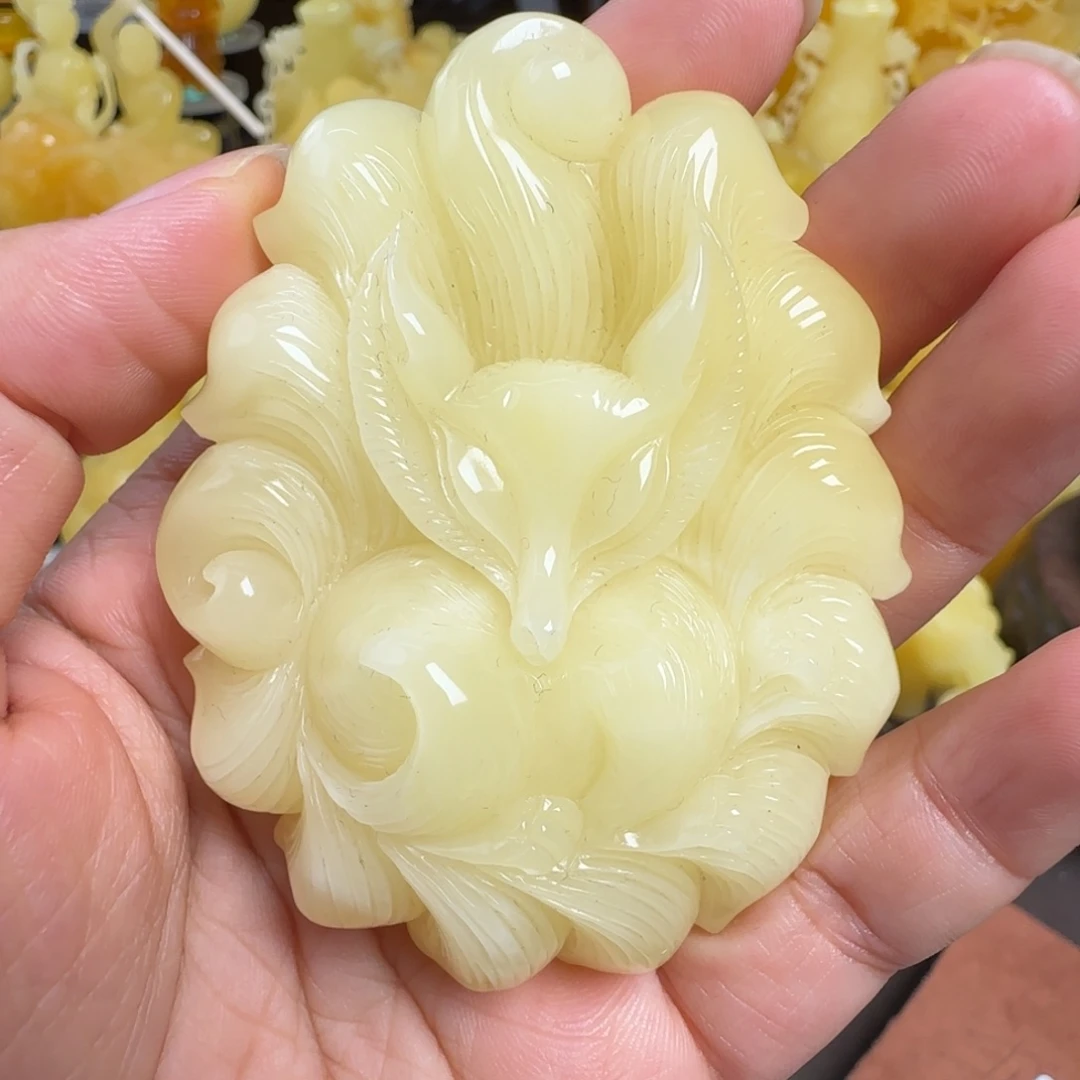 蜜蜡未镶嵌珠宝奇石
