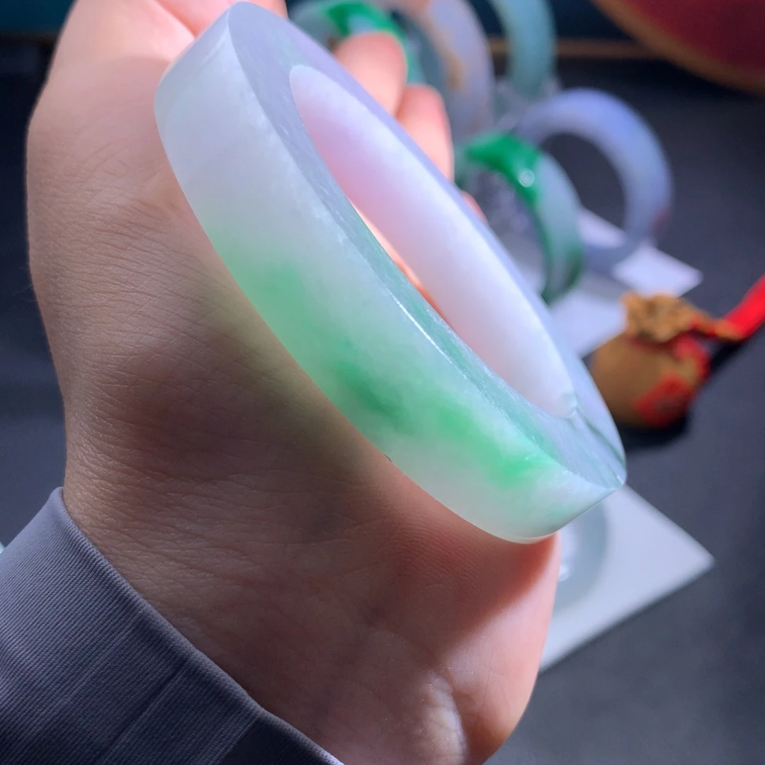 定制翡翠孤品特价就一只未镶嵌梓*