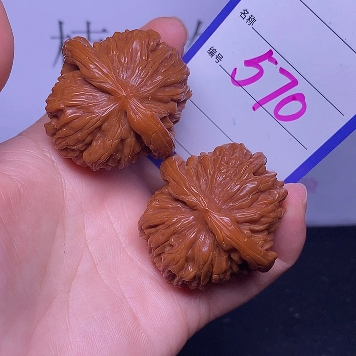 文玩核桃把件570/41.5四座楼