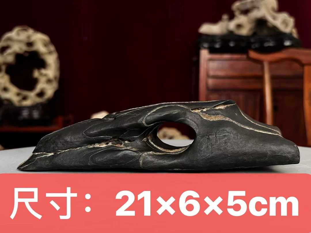 狗洞黑太湖石案头摆件，有底洞，可做香炉石