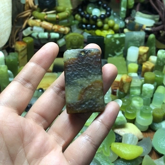未镶嵌岫玉吊坠岫
