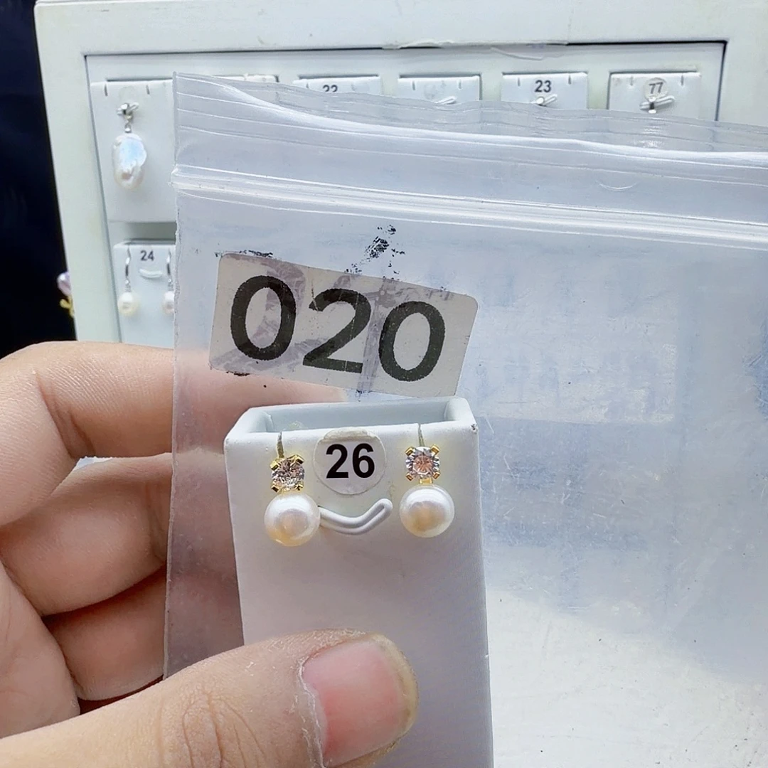 合金淡水珍珠颈饰