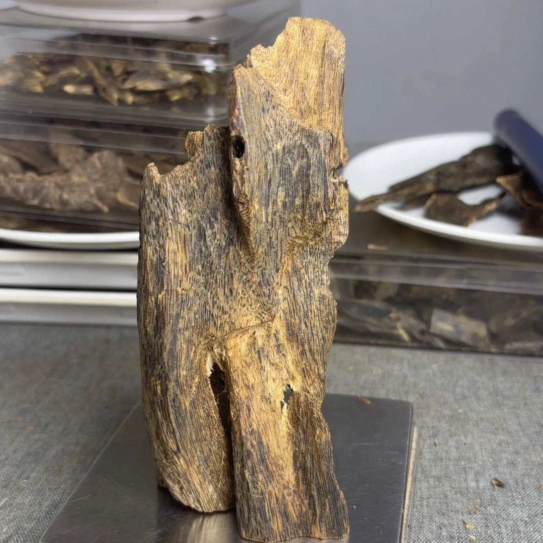 沉香碎屑沉香W**•白棋摆件原材料80克多样性