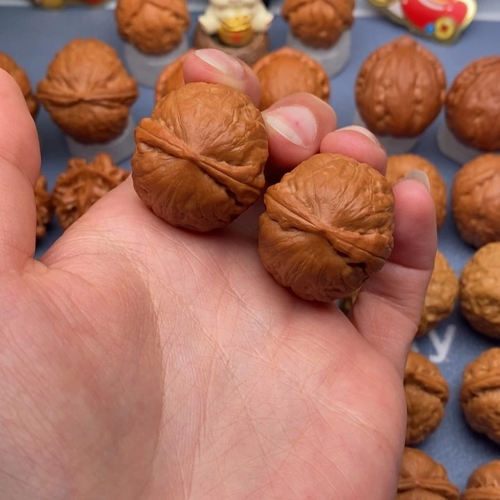 文玩核桃把件水晶佛肚