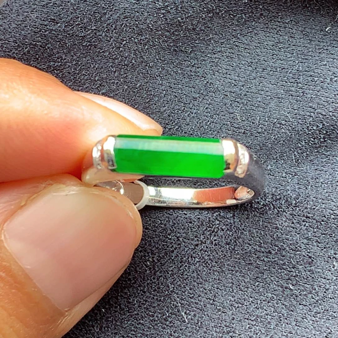 翡翠18K金镶嵌颈饰上新