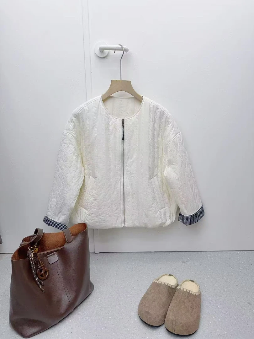 【香香严选】2025秋季琥珀流光白色绗缝外套DM2265