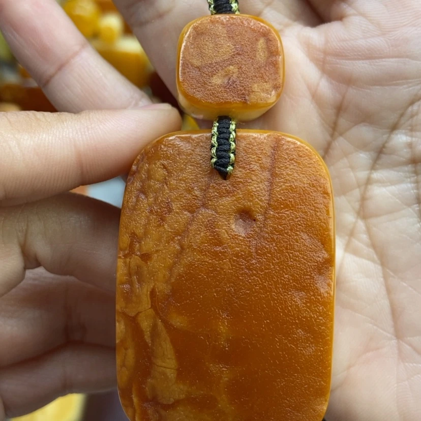 【闪购商品】琥珀颈饰未镶嵌