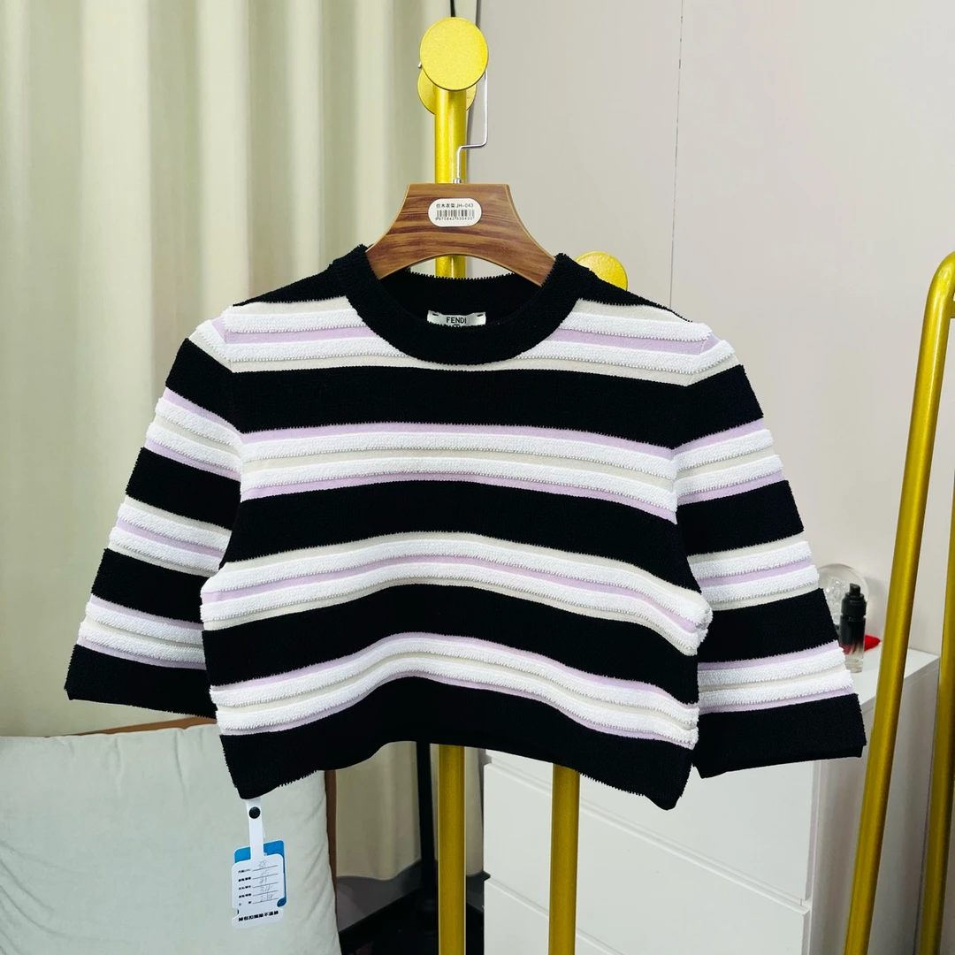 99新 FENDI/芬迪  黑白条纹针织衫 38码
