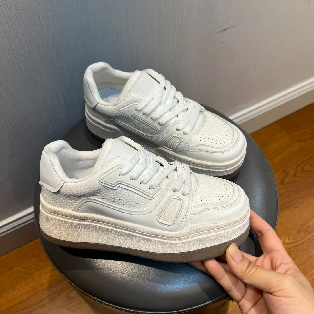 2026春季新款加绒厚底小白鞋女时尚百搭透气休闲板鞋女