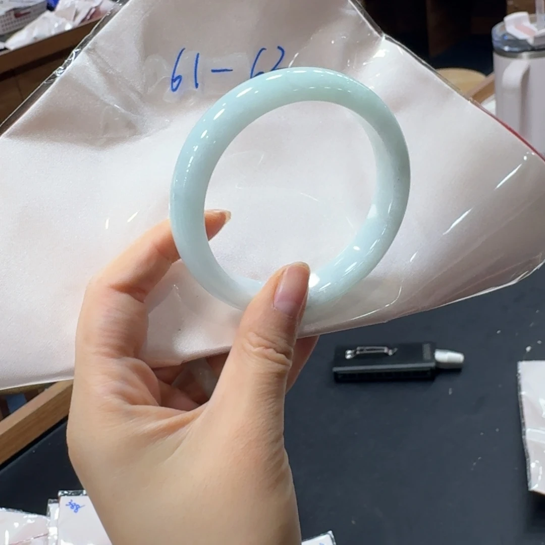 翡翠未镶嵌手镯买断