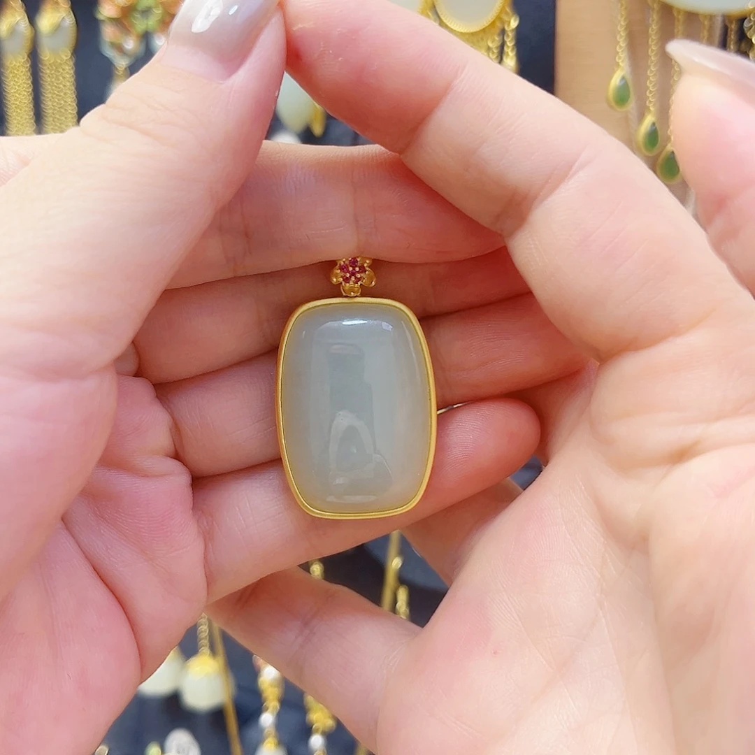 和田玉银S925镀金镶嵌颈饰