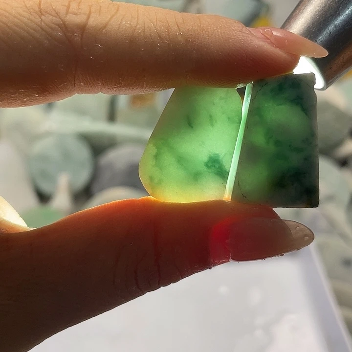 颈饰未镶嵌翡翠1
