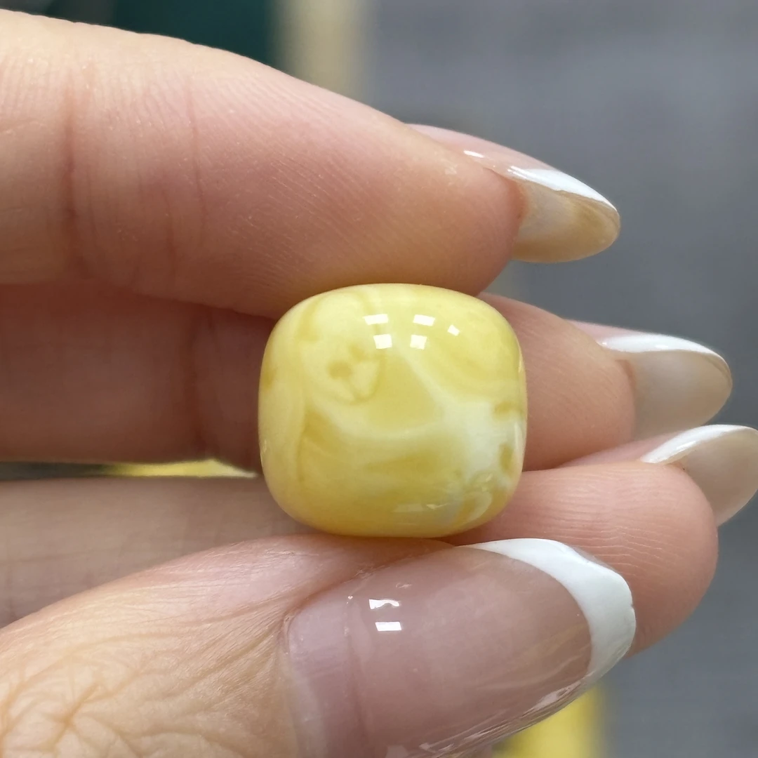 13.3*12.5mm 小妖珠宝天然原矿琥珀蜜蜡