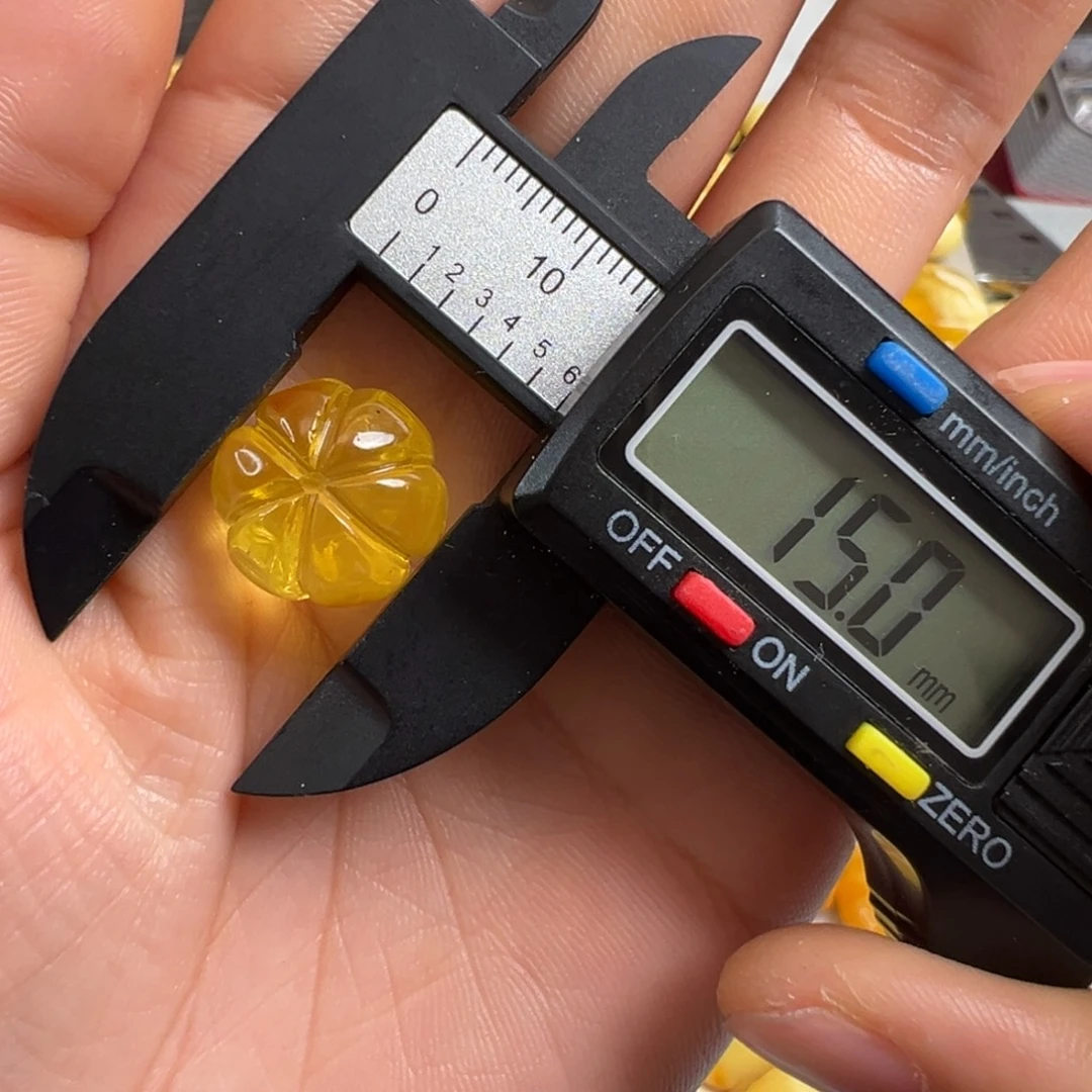 琥珀未镶嵌裸石琥珀