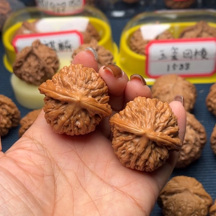 文玩核桃吊坠38莲花虎头