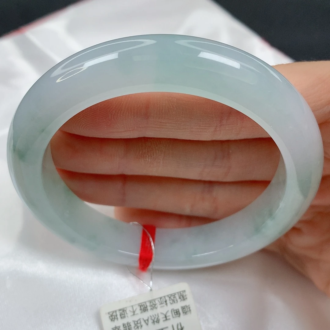 未镶嵌手镯翡翠56.6正圈，窄条冰润细腻，040