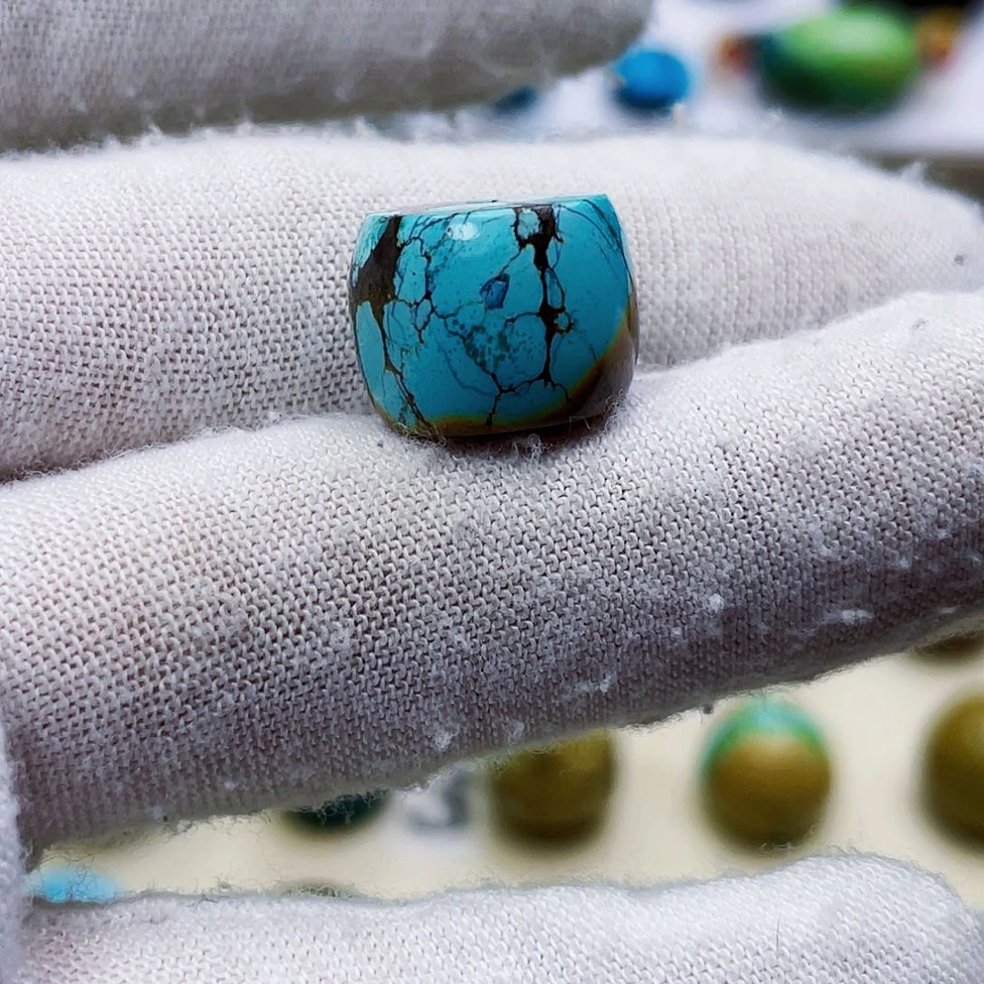 绿松石未镶嵌饰品