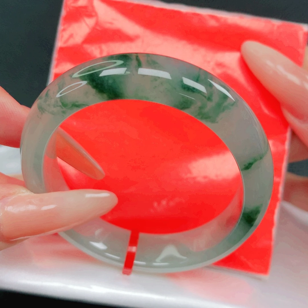 翡翠未镶嵌手镯54贵