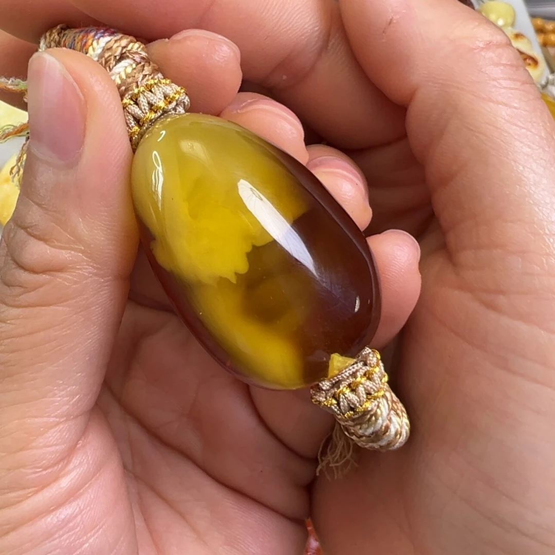 蜜蜡裸石未镶嵌琥珀