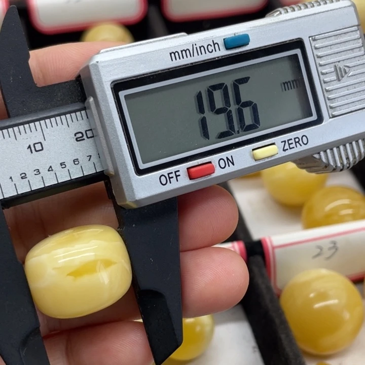 未镶嵌琥珀裸石蜜蜡