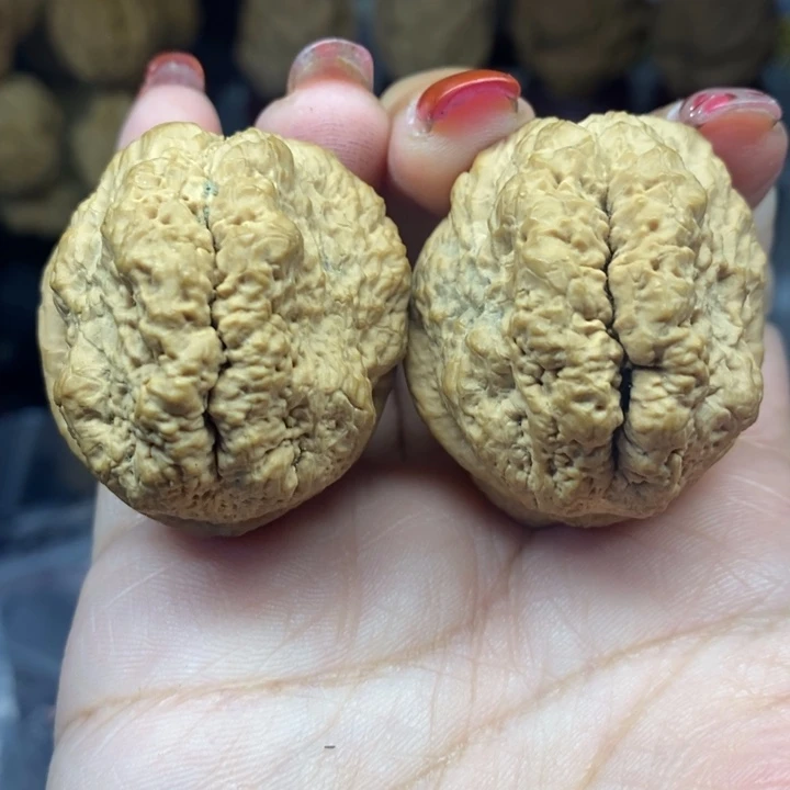 缕***了文玩核桃吊坠临沧古蟾王