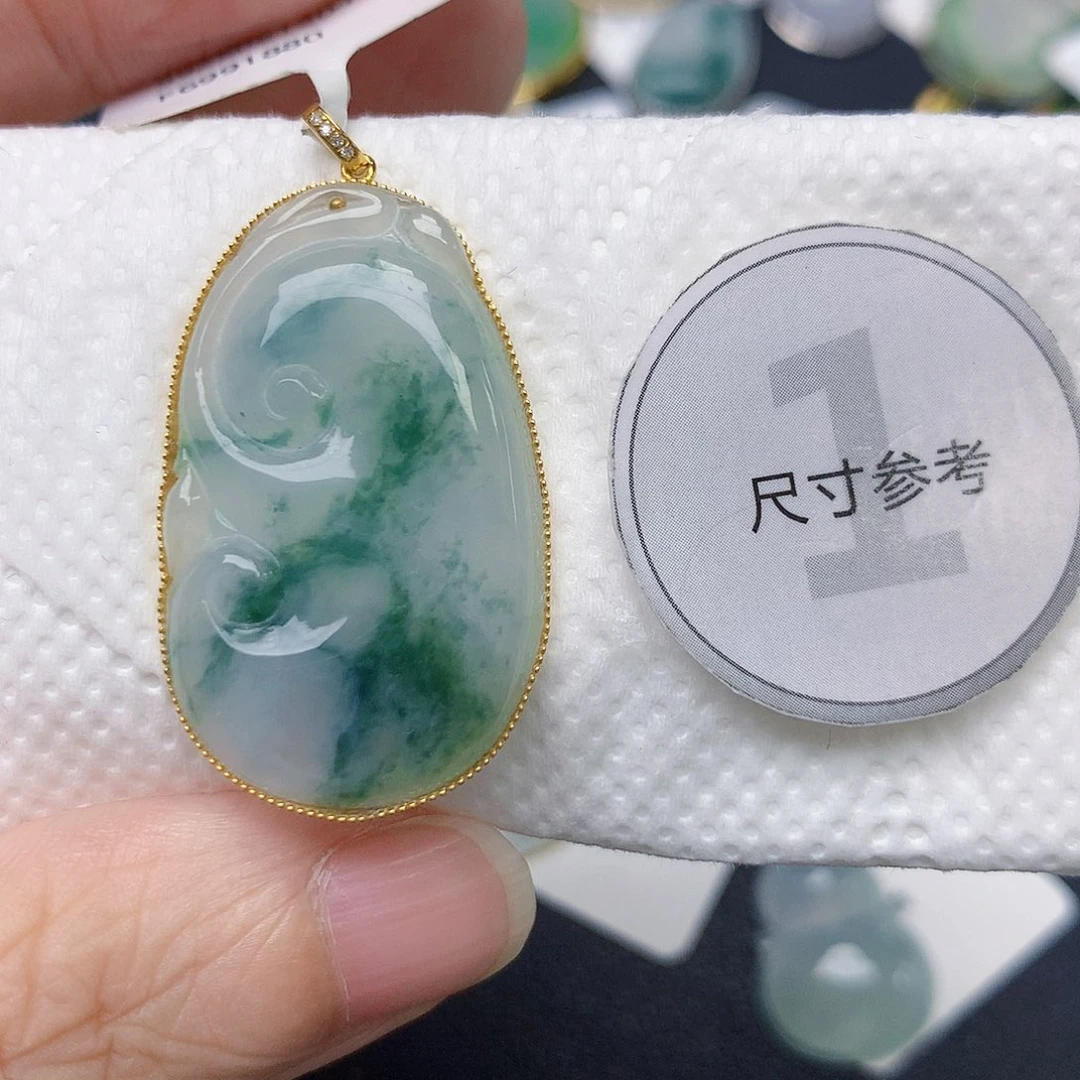 颈饰18K金镶嵌翡翠天然缅甸A货翡翠