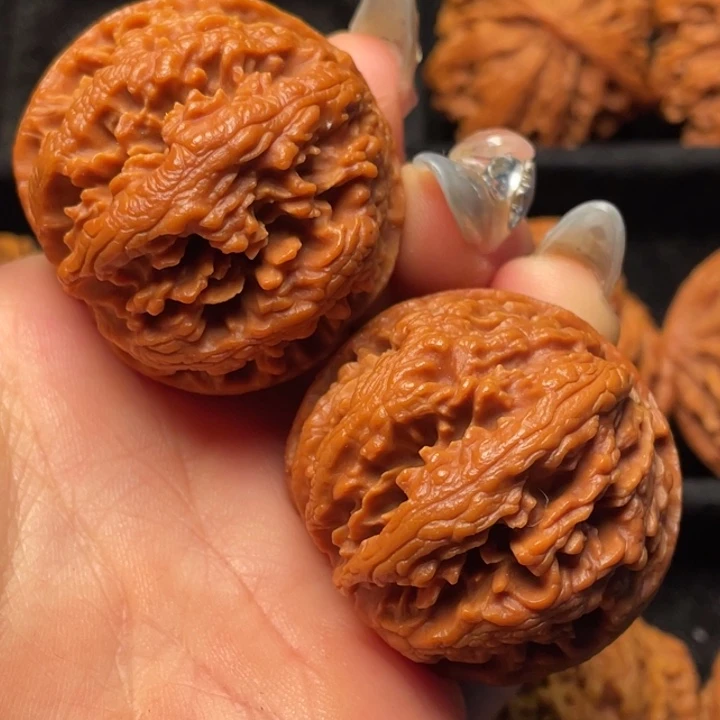 文玩核桃把件秦岭山脉核桃