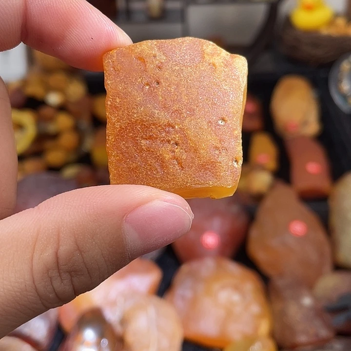 琥珀未镶嵌珠宝奇石