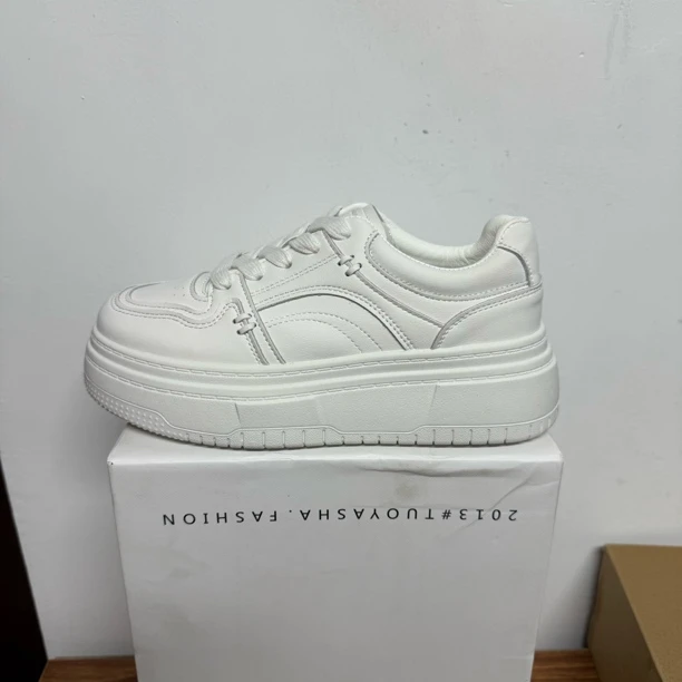 808 增高厚底小白鞋女
