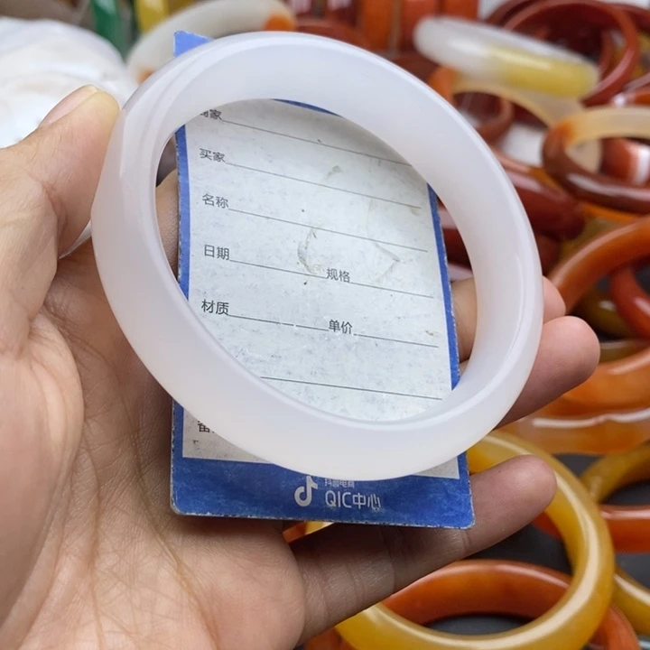 石英质玉未镶嵌手镯