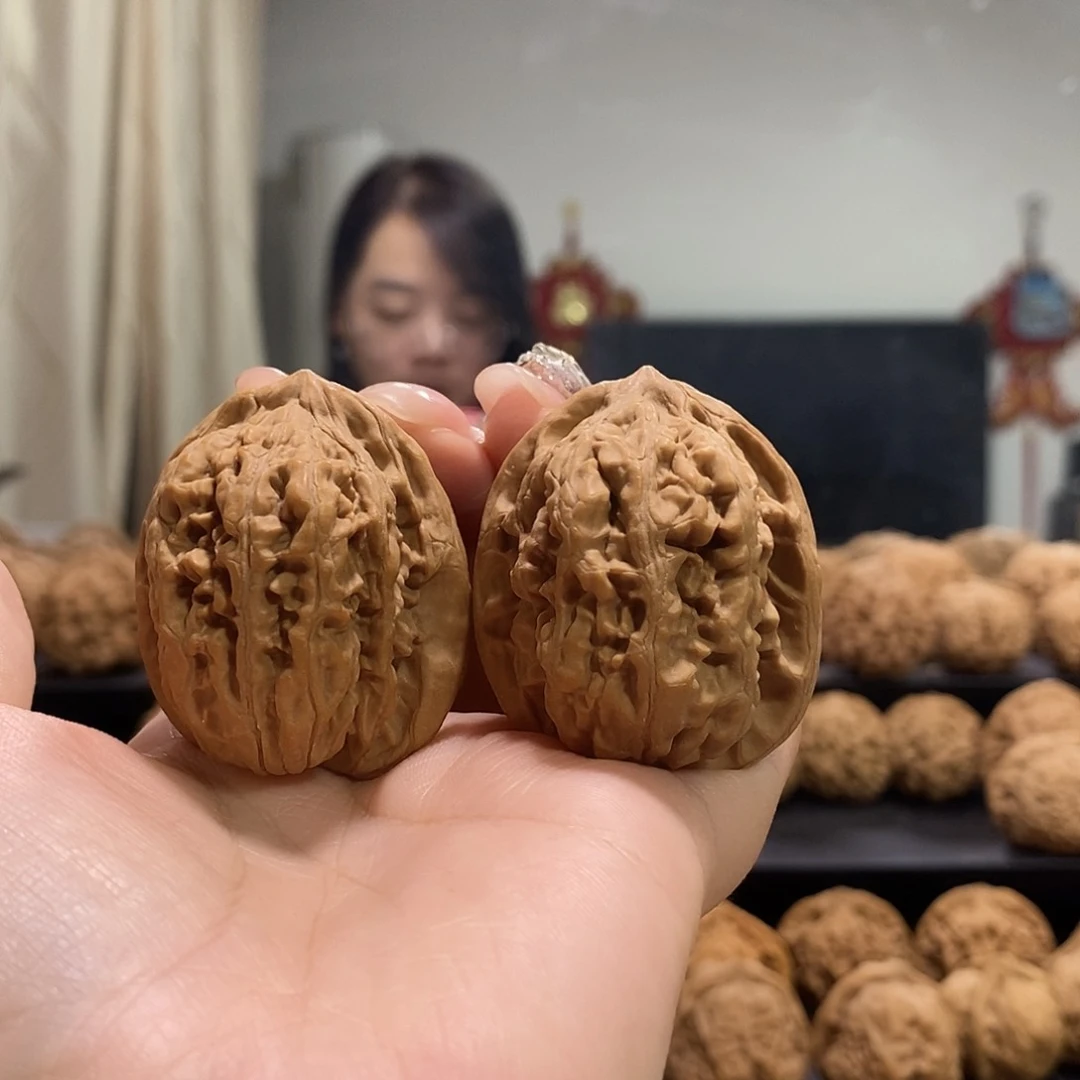 把件文玩核桃37凤凰台尖有伤