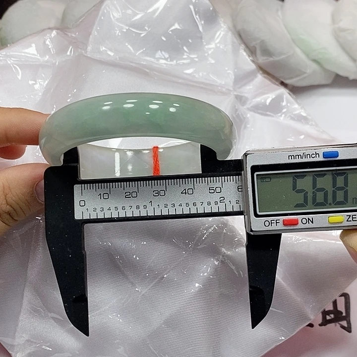 翡翠手镯未镶嵌123