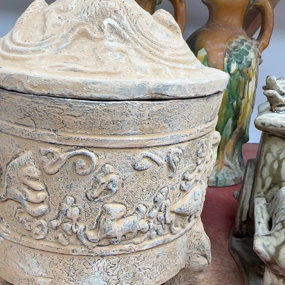 新***人摆件陶潍坊社保精品摆件