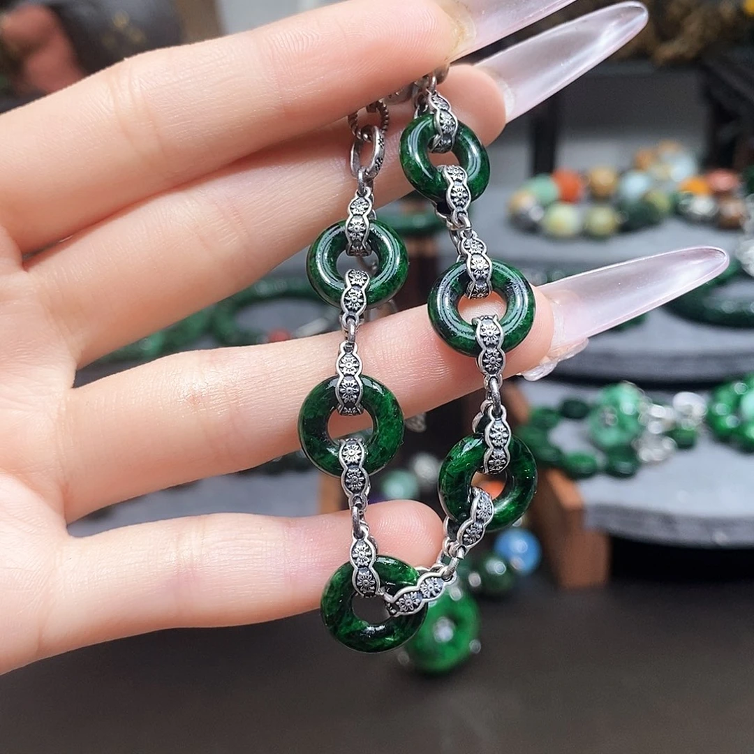 未镶嵌手链翡翠?**?漂亮美眉