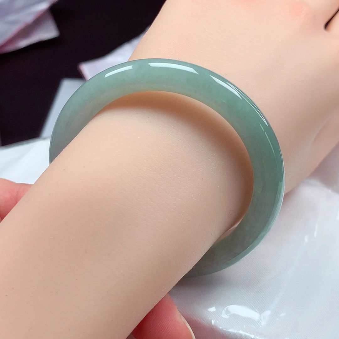 翡翠手镯（圆镯）未镶嵌