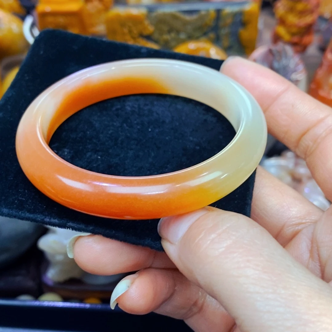 未镶嵌石英质玉（黄龙玉）项链