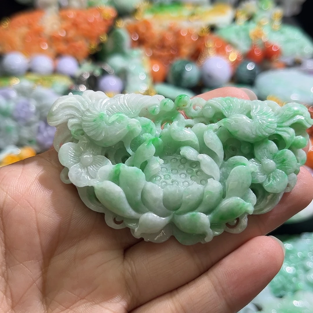 颈饰未镶嵌翡翠待编织