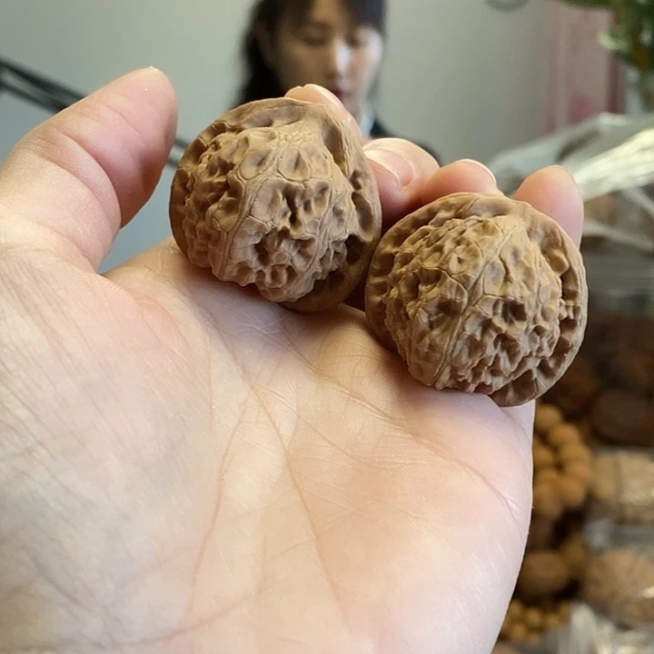 文玩核桃把件36宫灯油红皮