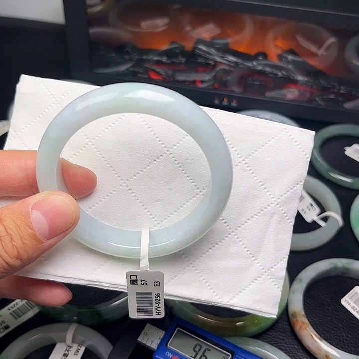 翡翠未镶嵌手镯翡翠手镯