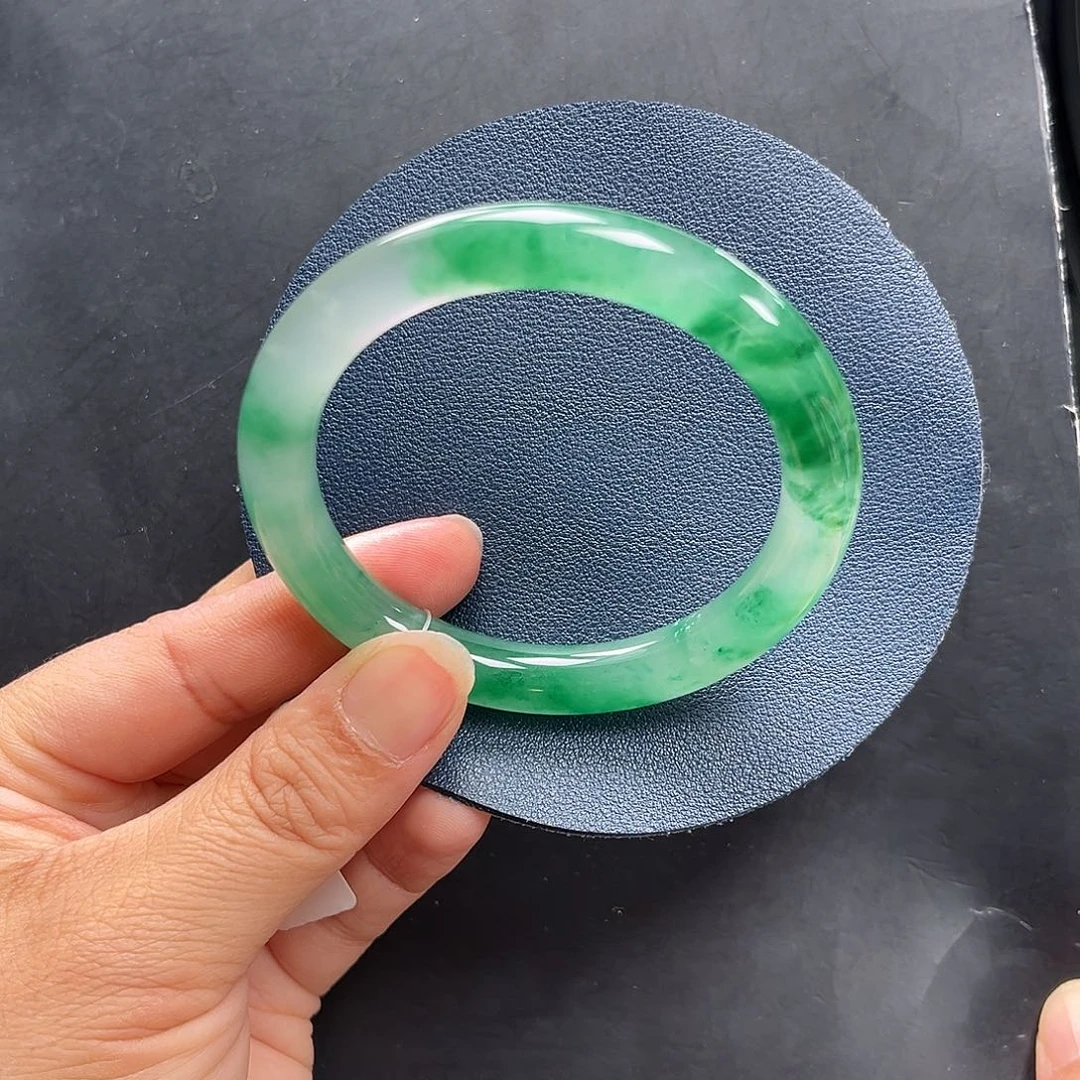 石英质玉未镶嵌手镯