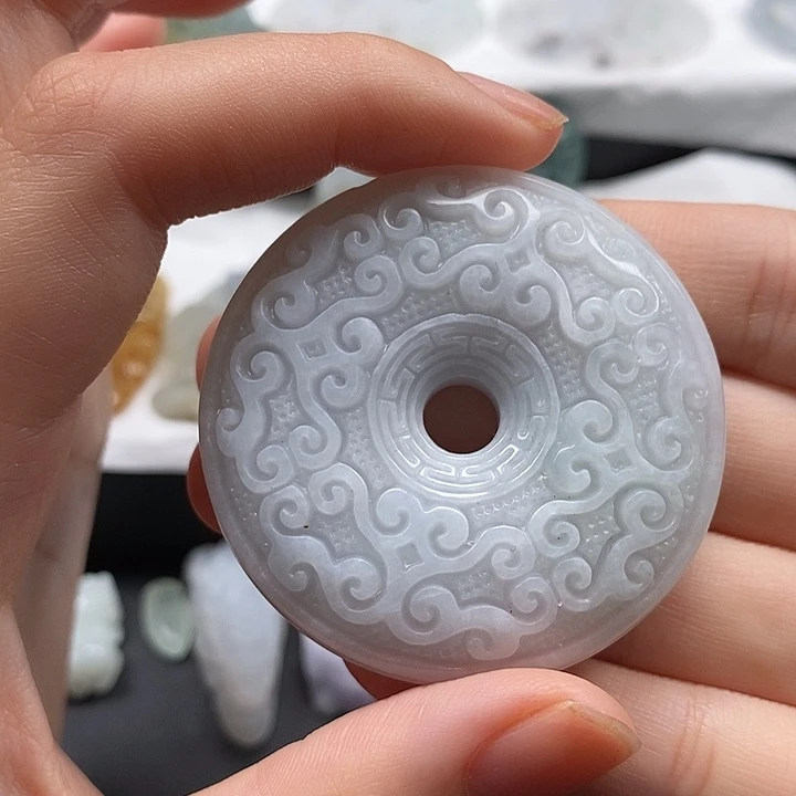 翡翠未镶嵌颈饰翡翠首饰