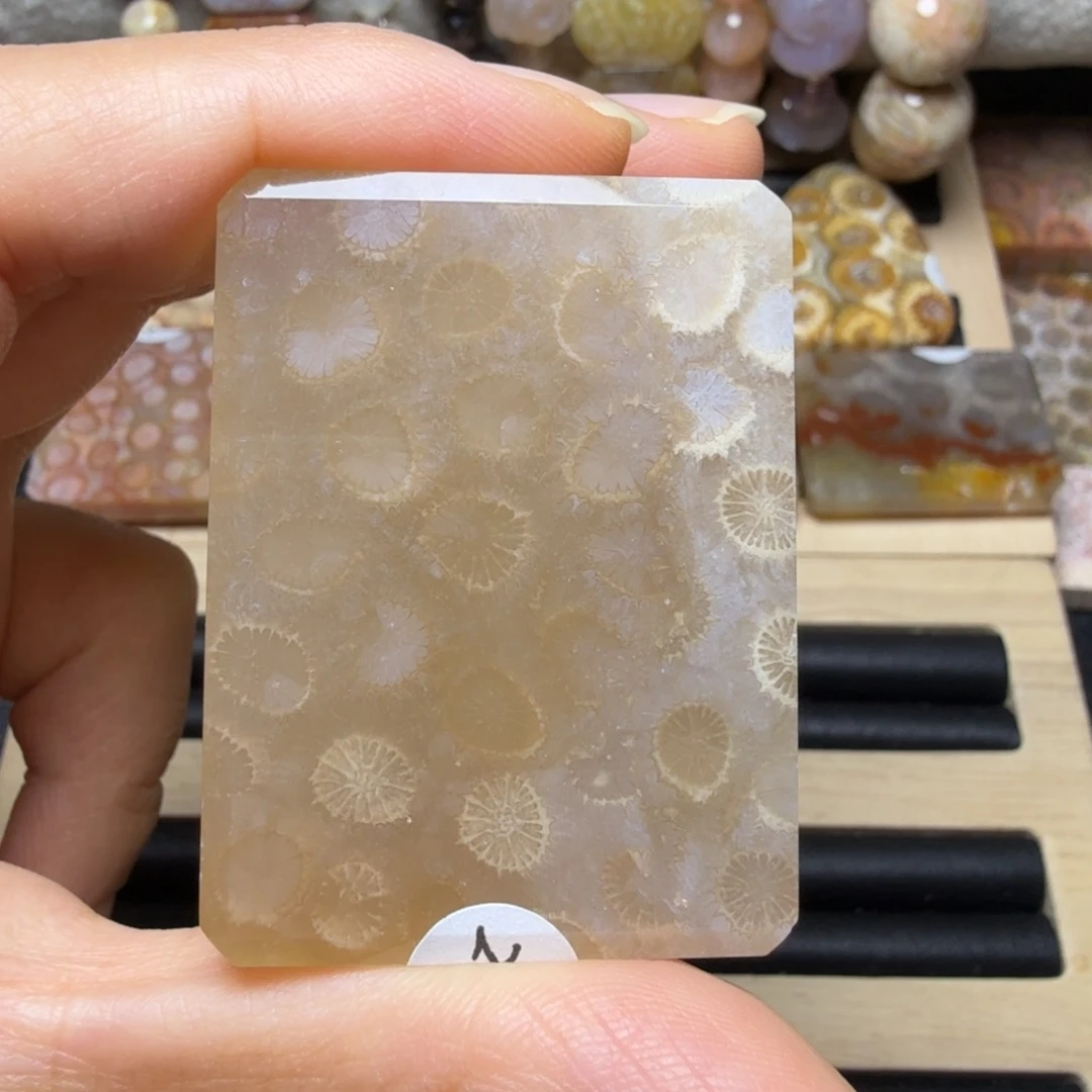 硅化玉未镶嵌糖糖的满花
