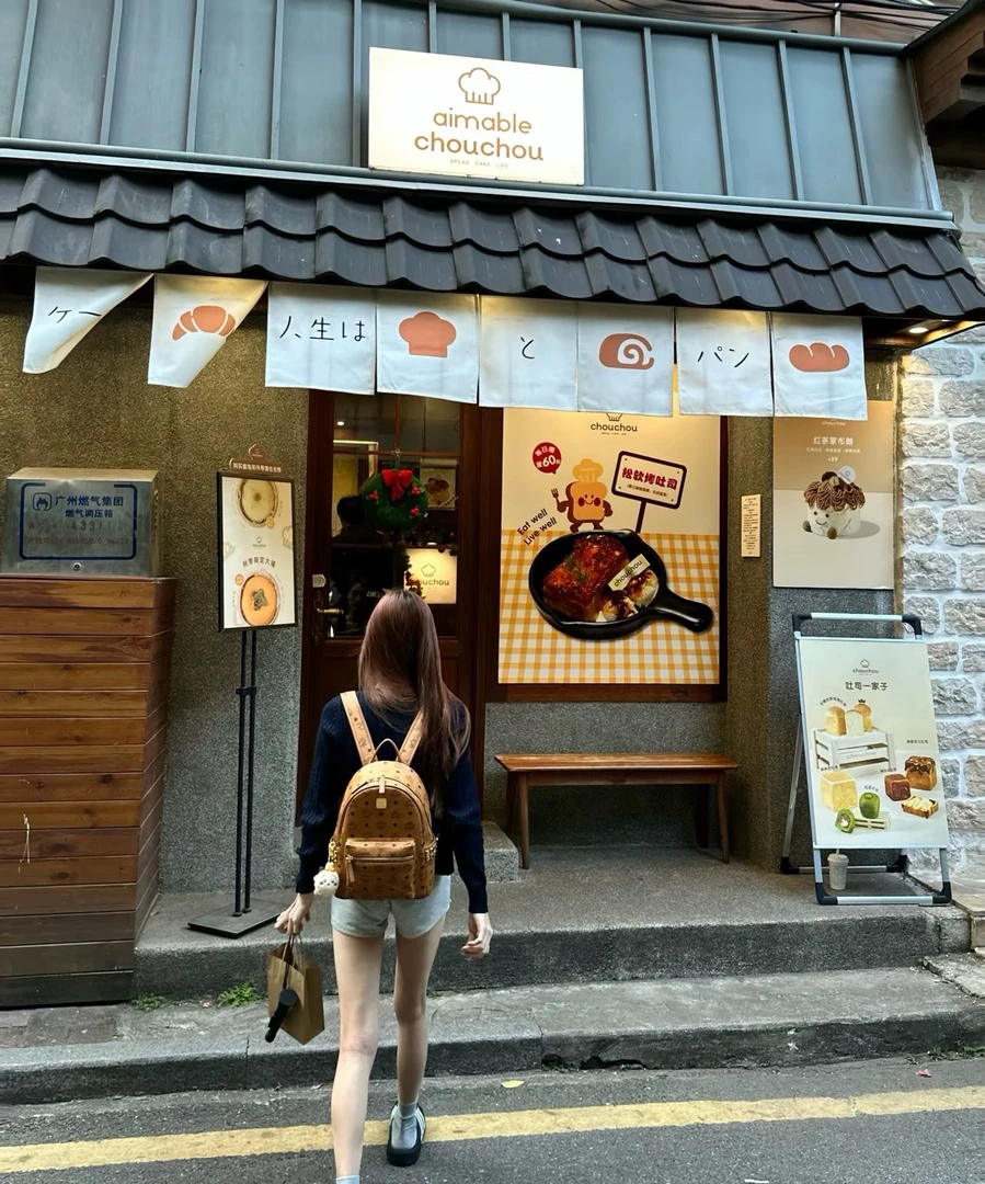 经典老花双侧铆钉通勤聚会 帆布拼皮革 背包双肩包  男女同款